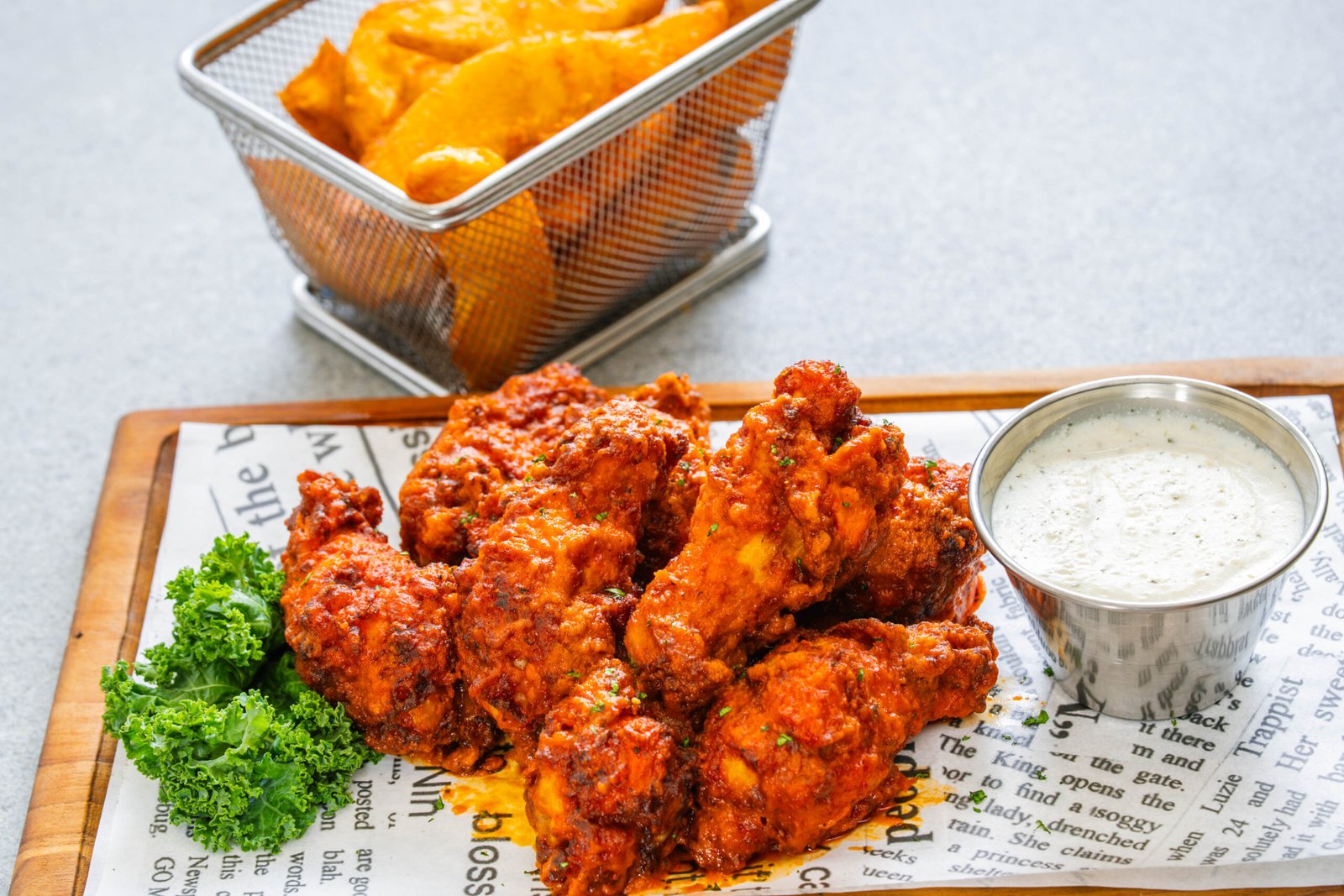 1 LB de Nuestras Famosas Alitas / Our Famous Wings