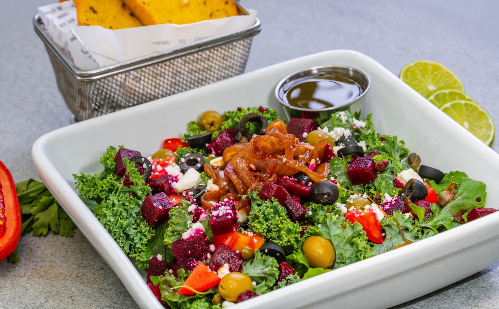 Ensalada Mediterranea con queso feta | Mediterranean Salad with Feta cheese